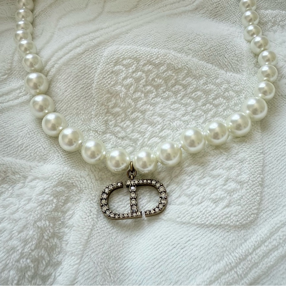 Dior Pearl and Gold Necklace - Picture 3 of 4
